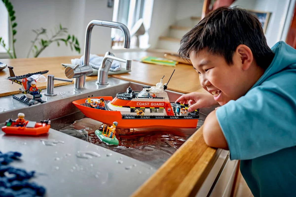 LEGO City 60504 Coast Guard Rescue Boat & Helicopter 海岸巡防隊救援船和直升機 香港價錢 $650