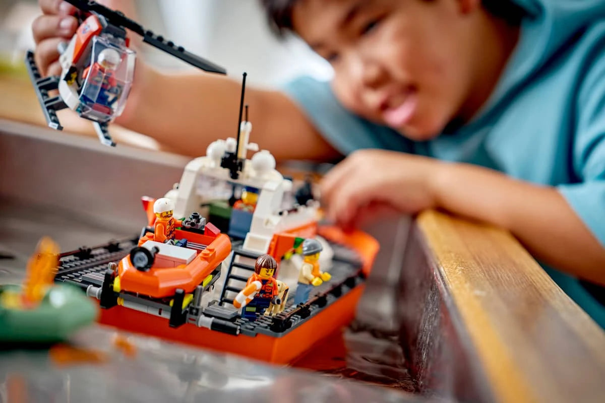LEGO City 60504 Coast Guard Rescue Boat & Helicopter 海岸巡防隊救援船和直升機 香港價錢 $650