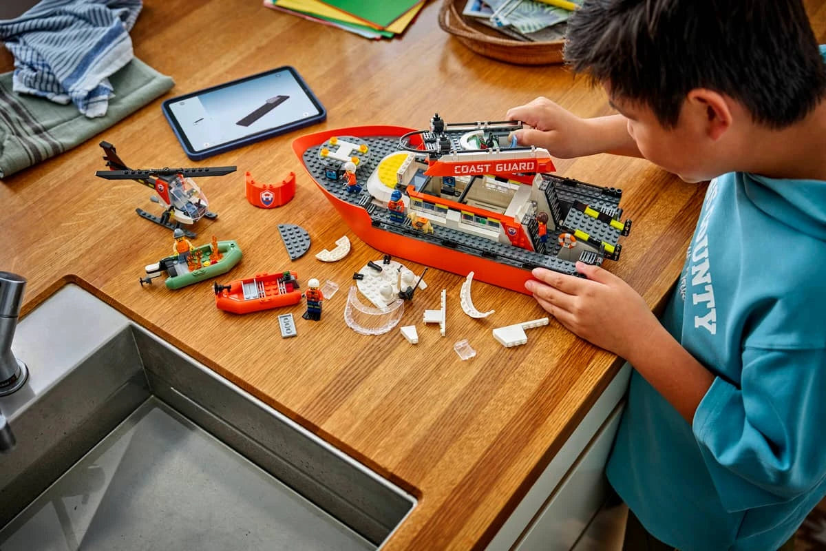 LEGO City 60504 Coast Guard Rescue Boat & Helicopter 海岸巡防隊救援船和直升機 香港價錢 $650