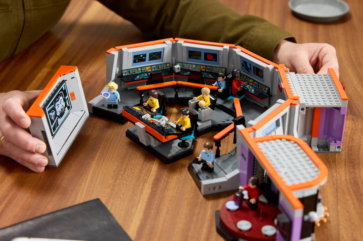LEGO Icons 11385 Star Trek：U.S.S. Enterprise NCC-1701™ Bridge 星空奇遇記：企業號艦橋 香港行貨價 $1325