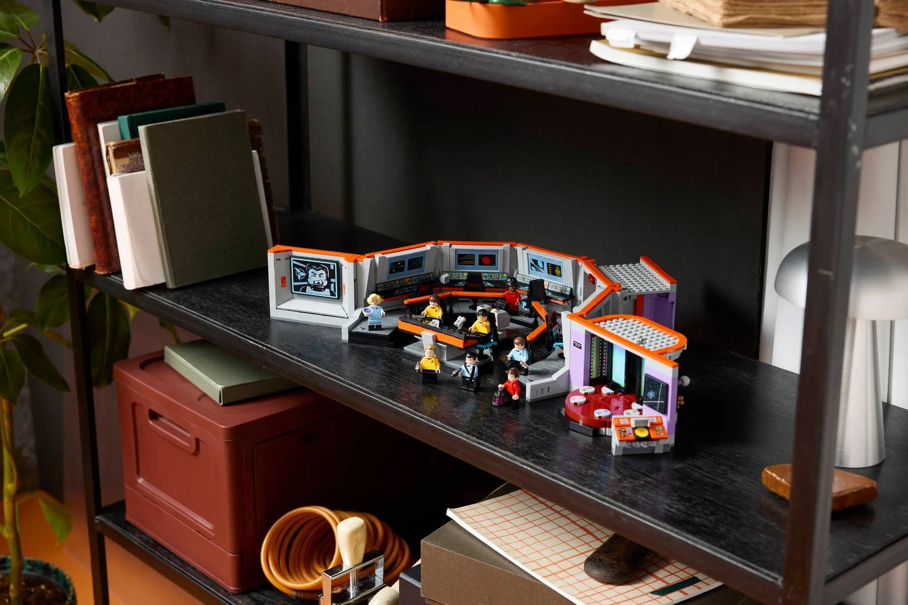 LEGO Icons 11385 Star Trek：U.S.S. Enterprise NCC-1701™ Bridge 星空奇遇記：企業號艦橋 香港行貨價 $1325