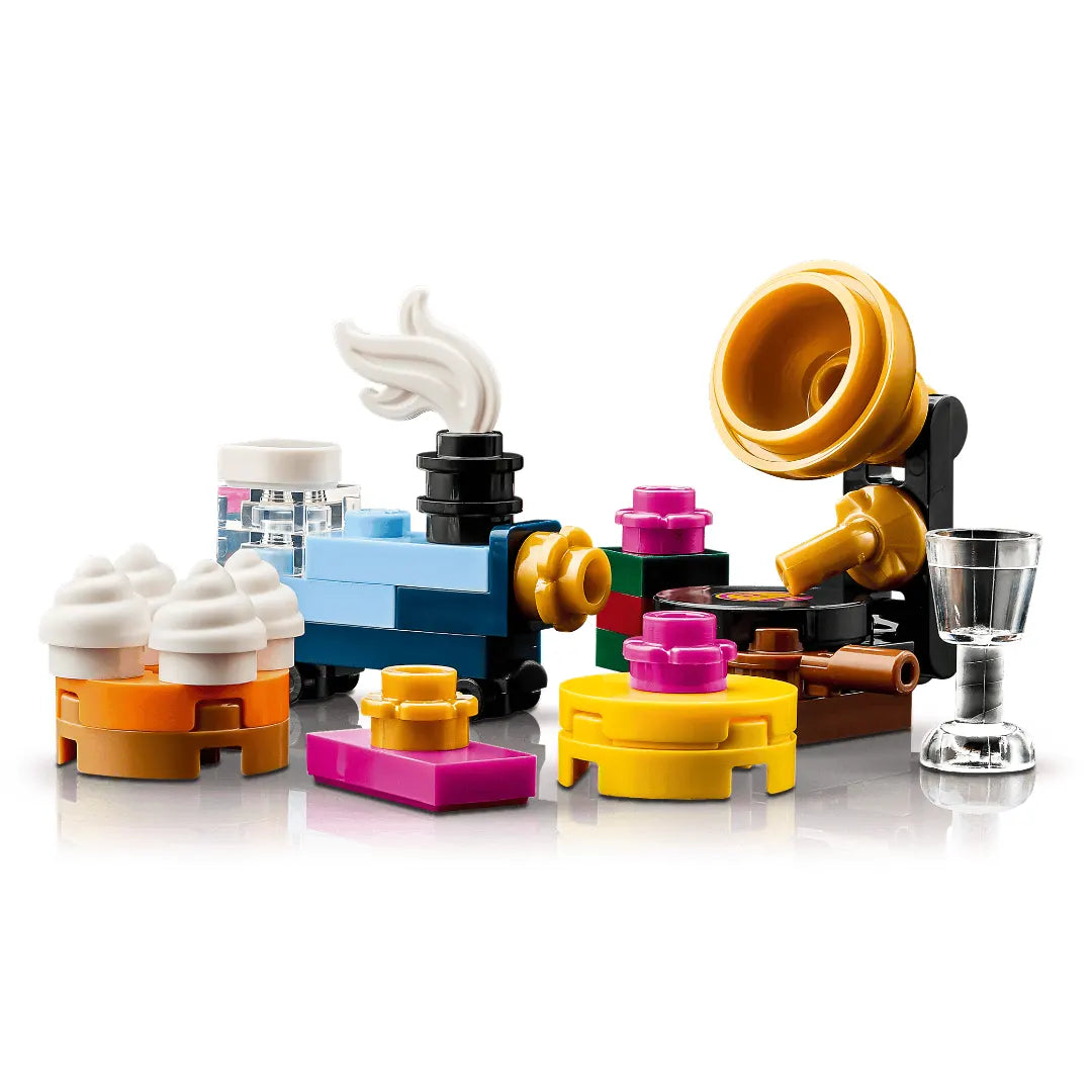 LEGO Icons 11387 Holidy House 佳節小屋 香港行貨價 $815