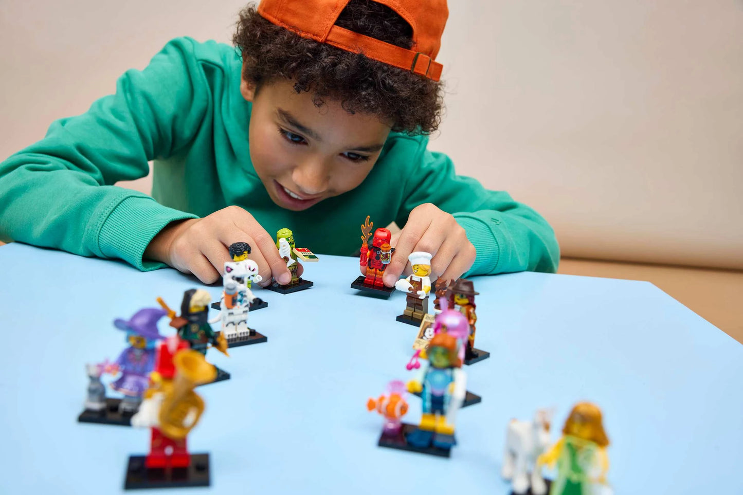 LEGO Minifigures 71052 Minifigures Series 29 香港價錢 全套 12 款 $310 原箱 $875
