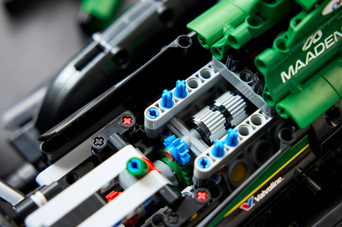 LEGO Technic 42240 Aston Martin Aramco AMR25 F1® Car 香港行貨價 $1275