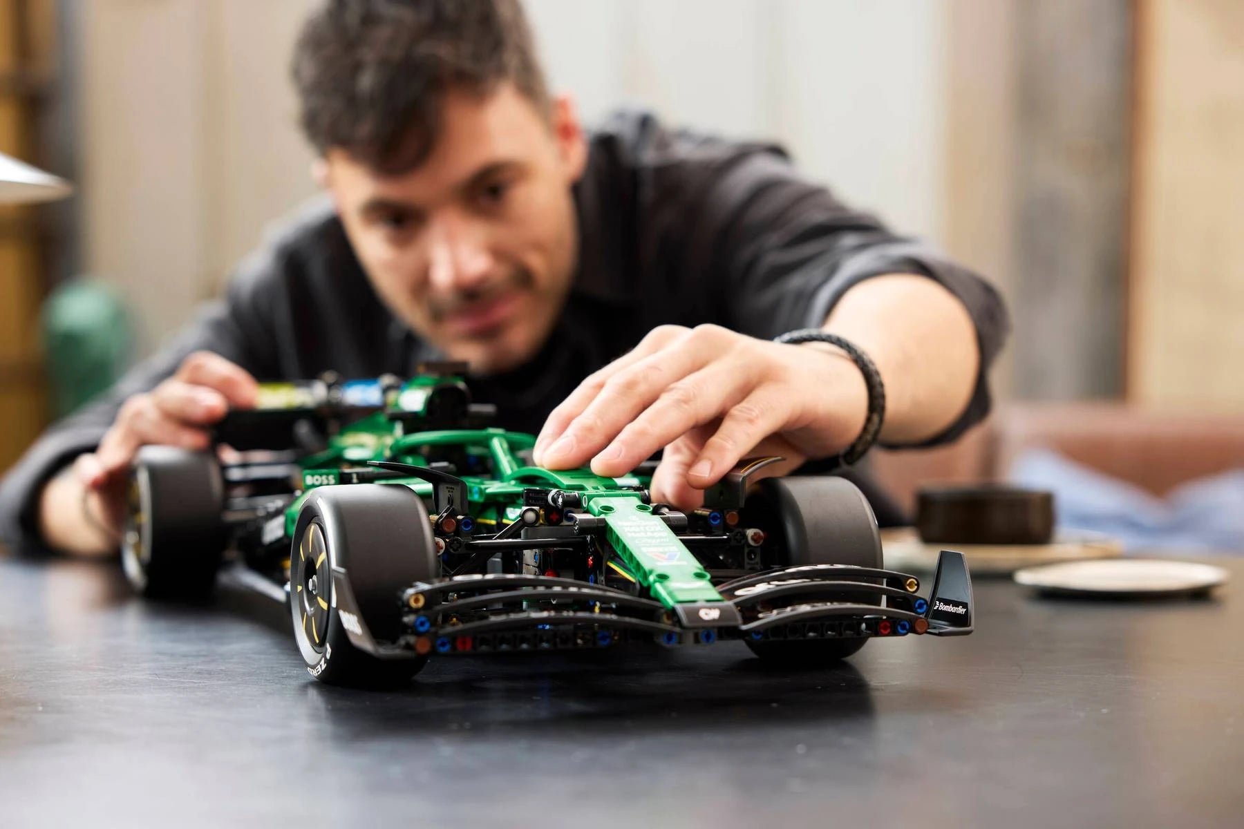 LEGO Technic 42240 Aston Martin Aramco AMR25 F1® Car 香港行貨價 $1275
