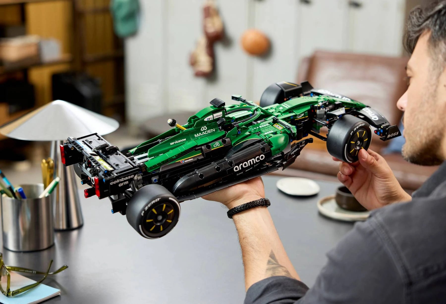 LEGO Technic 42240 Aston Martin Aramco AMR25 F1® Car 香港行貨價 $1275
