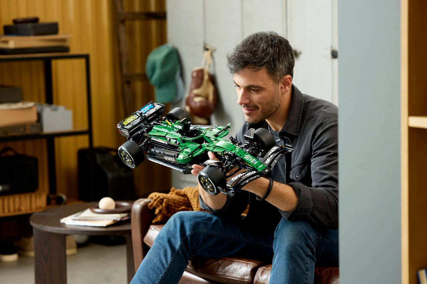LEGO Technic 42240 Aston Martin Aramco AMR25 F1® Car 香港行貨價 $1275