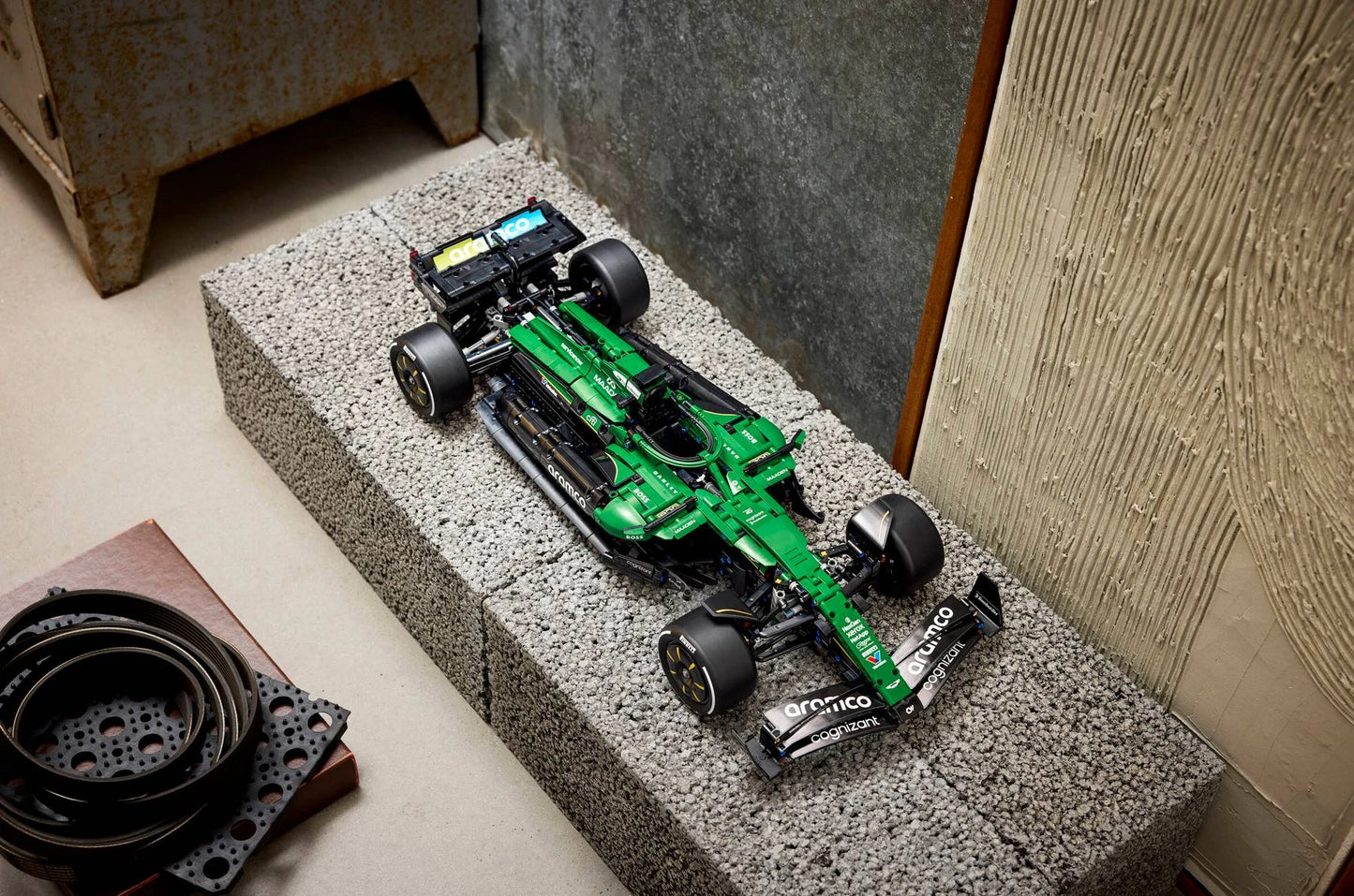 LEGO Technic 42240 Aston Martin Aramco AMR25 F1® Car 香港行貨價 $1275